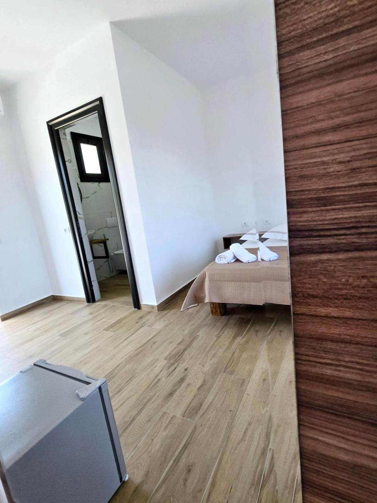 Ambelas Getaways * Himarë